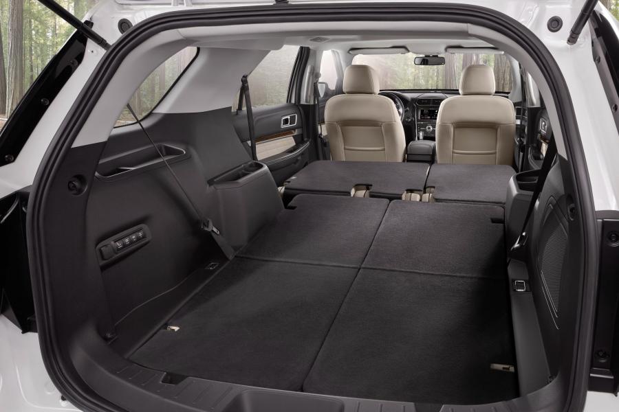  Ford Explorer Platinum 2015 года  (фото 28 из 33)